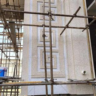 宿迁 黄金麻花岗岩别墅外墙干挂回纹造型效果