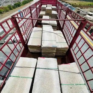 宿迁 黄金麻花岗岩荔枝面，光面毛板装车完成