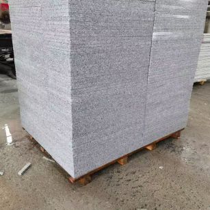 宿迁 芝麻白火烧面1.8厚300*600地铺石，尺寸标准，厚薄均匀