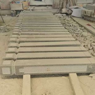 宿迁 芝麻白异形加工雕刻-栏杆大柱，方柱