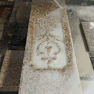 宿迁 黄金麻花岗岩异形加工雕刻栏杆大柱