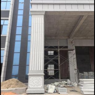 宿迁 芝麻白光面花岗岩门楼大柱（罗马柱）配雕花底座