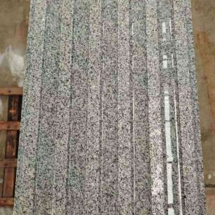 宿迁 芝麻白花岗岩荔枝面雕刻盲道，盲条