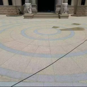 宿迁 黄金麻芝麻灰花岗岩石材地铺拼接效果