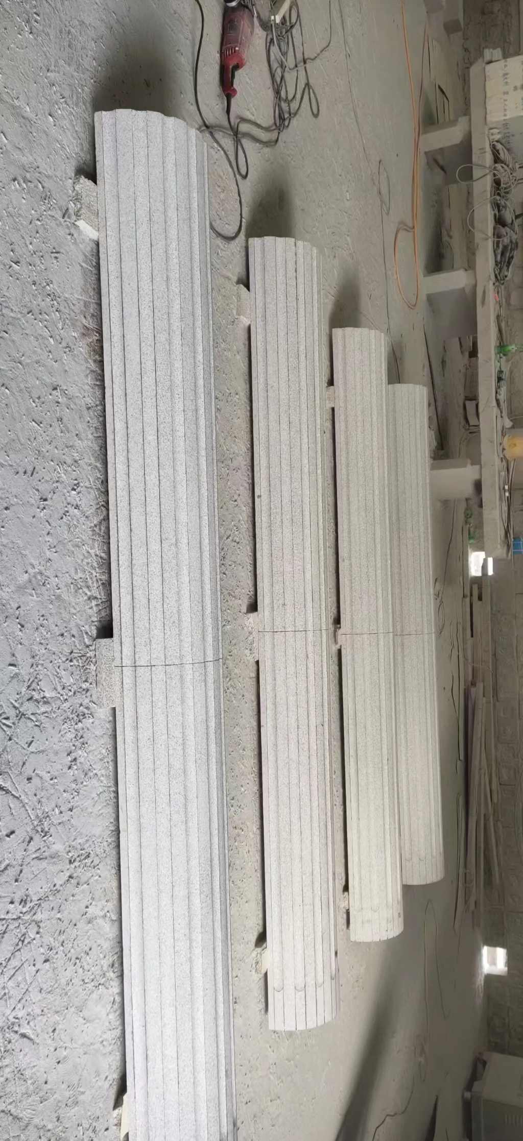 宿迁 花岗岩厂家带你看白麻花岗岩门楼大柱柱皮