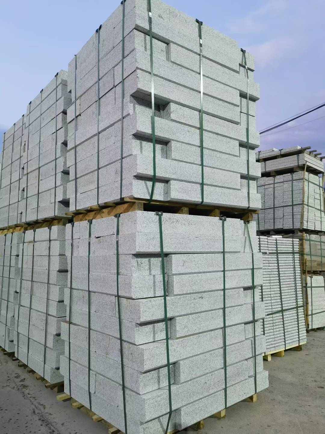 宿迁 芝麻白花岗岩路沿石，路缘石，路肩石，道牙，立缘石，马路牙子，街沿石，侧石等