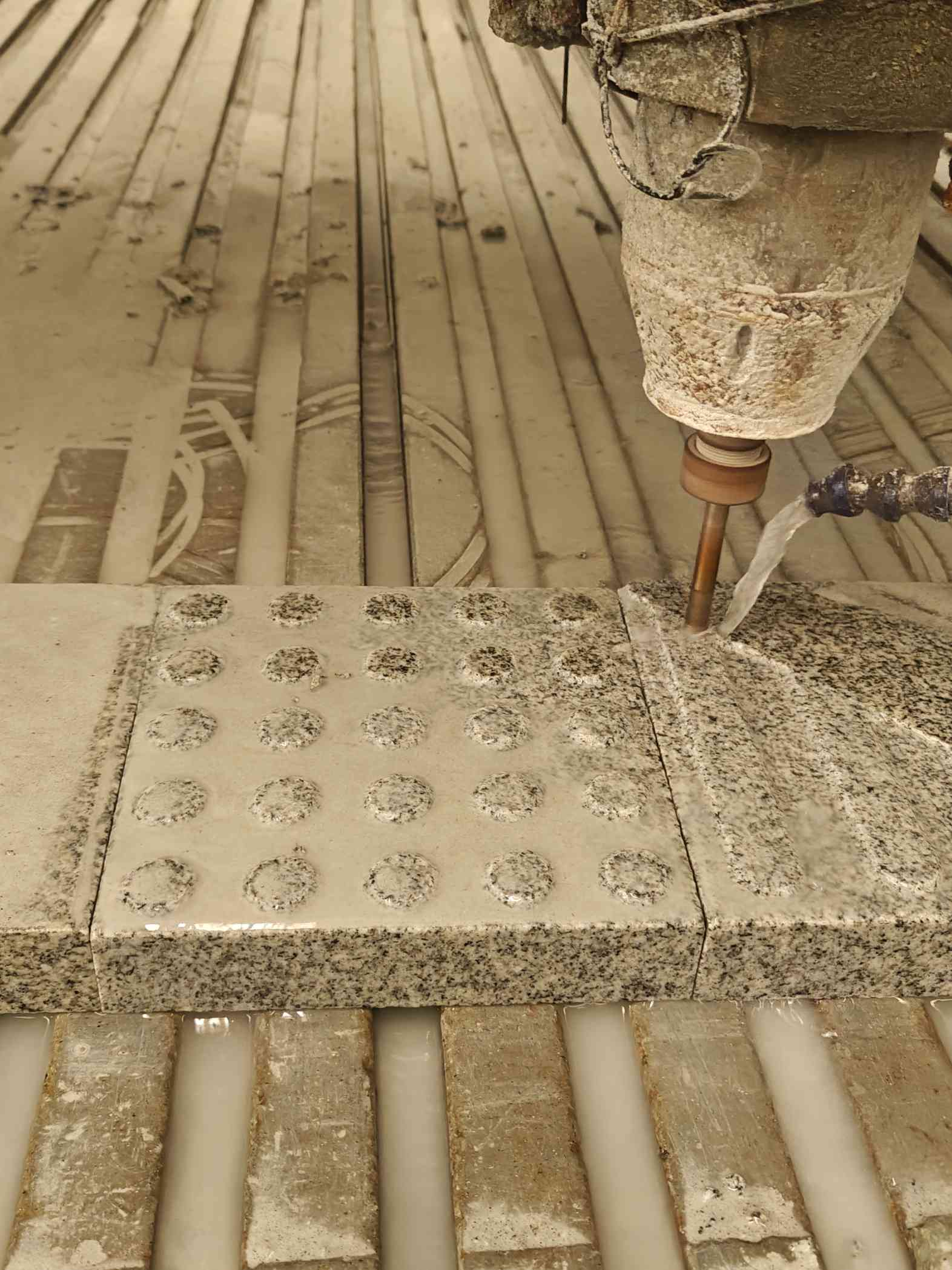 宿迁 芝麻白花岗岩石材盲人石、盲道石、盲点石