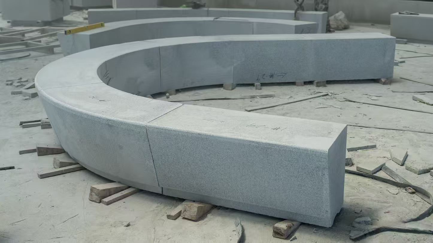 宿迁 芝麻白花岗岩光面弧形坐凳