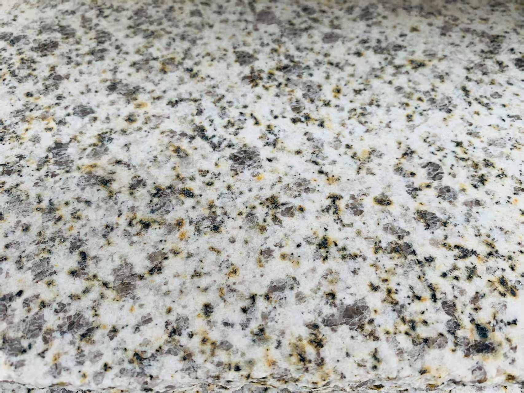 宿迁 黄金麻花岗岩石材浅黄光面