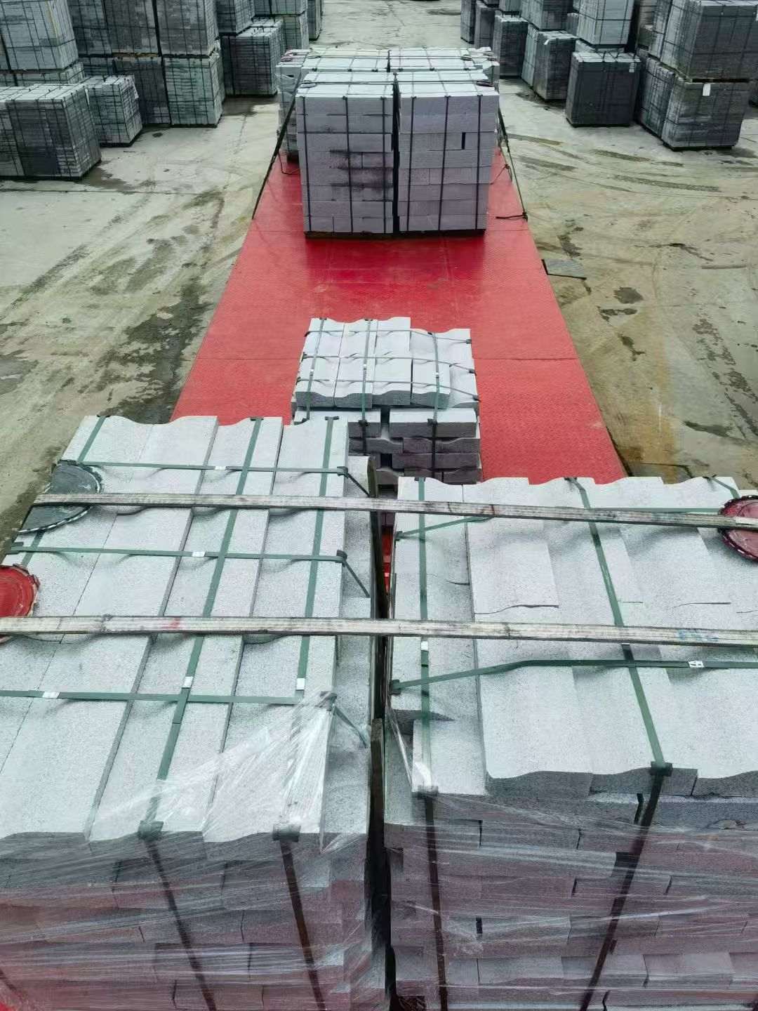 宿迁 芝麻白仿形加直形路沿石出货日常