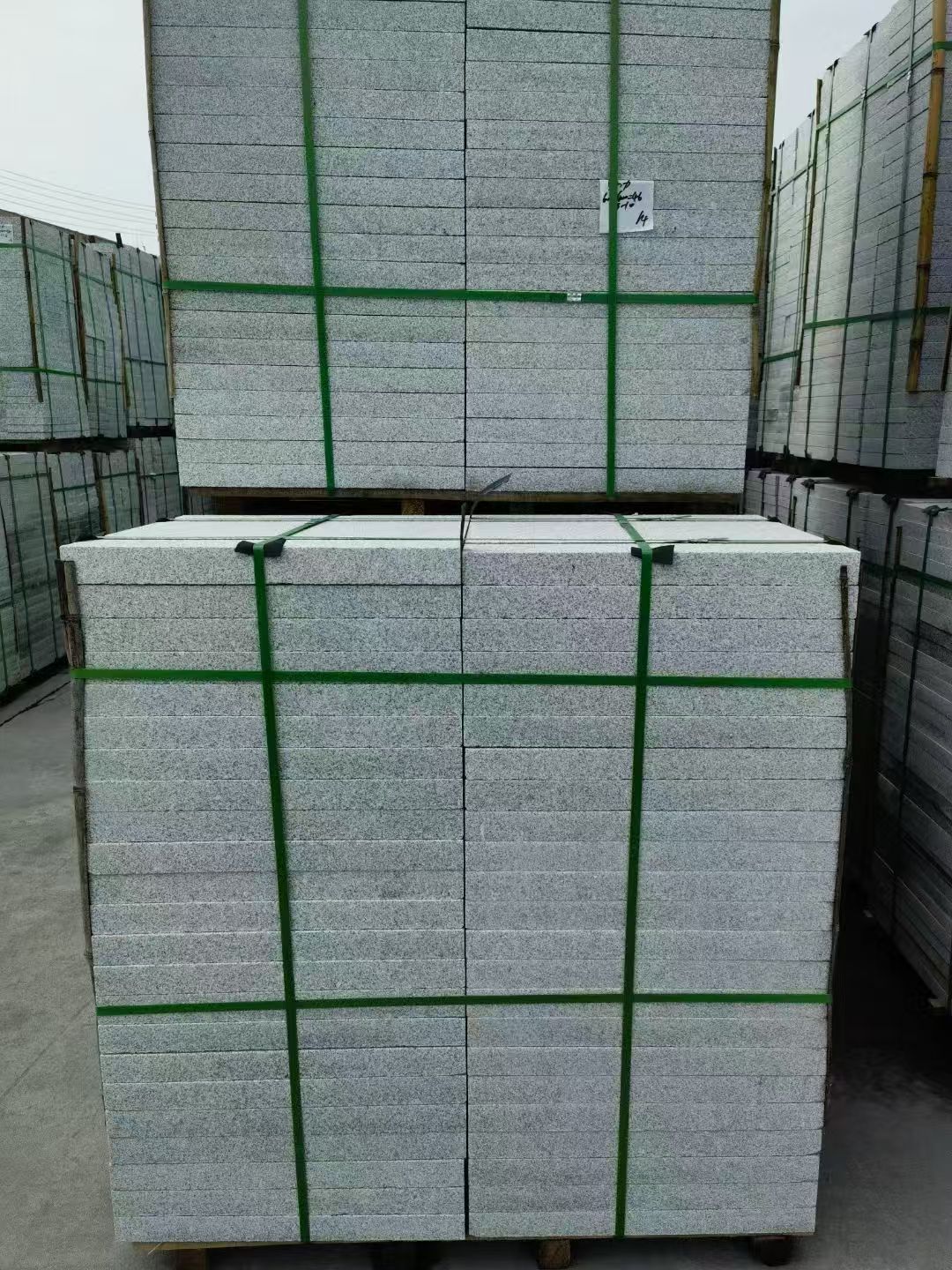 宿迁 芝麻白火烧，园林广场市政工程地铺石，1.8~5.0厚均有现货