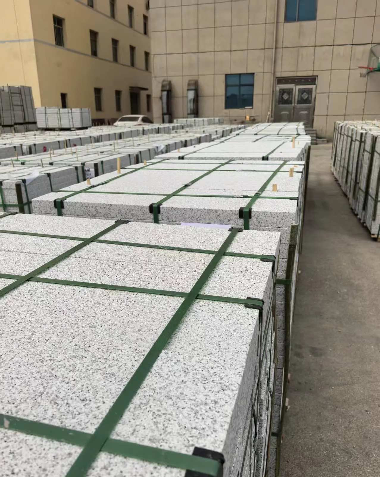 宿迁 白麻花岗岩5.0公分荔枝面地铺石