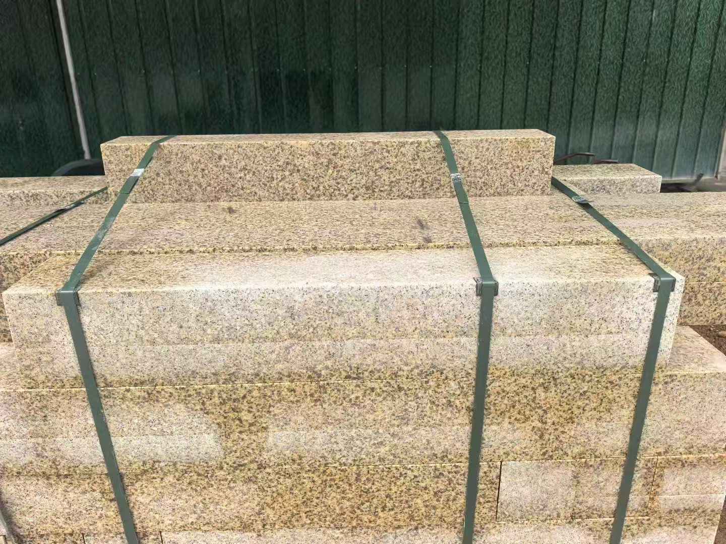 宿迁 黄金麻花岗岩石材机切面栏杆料半成品