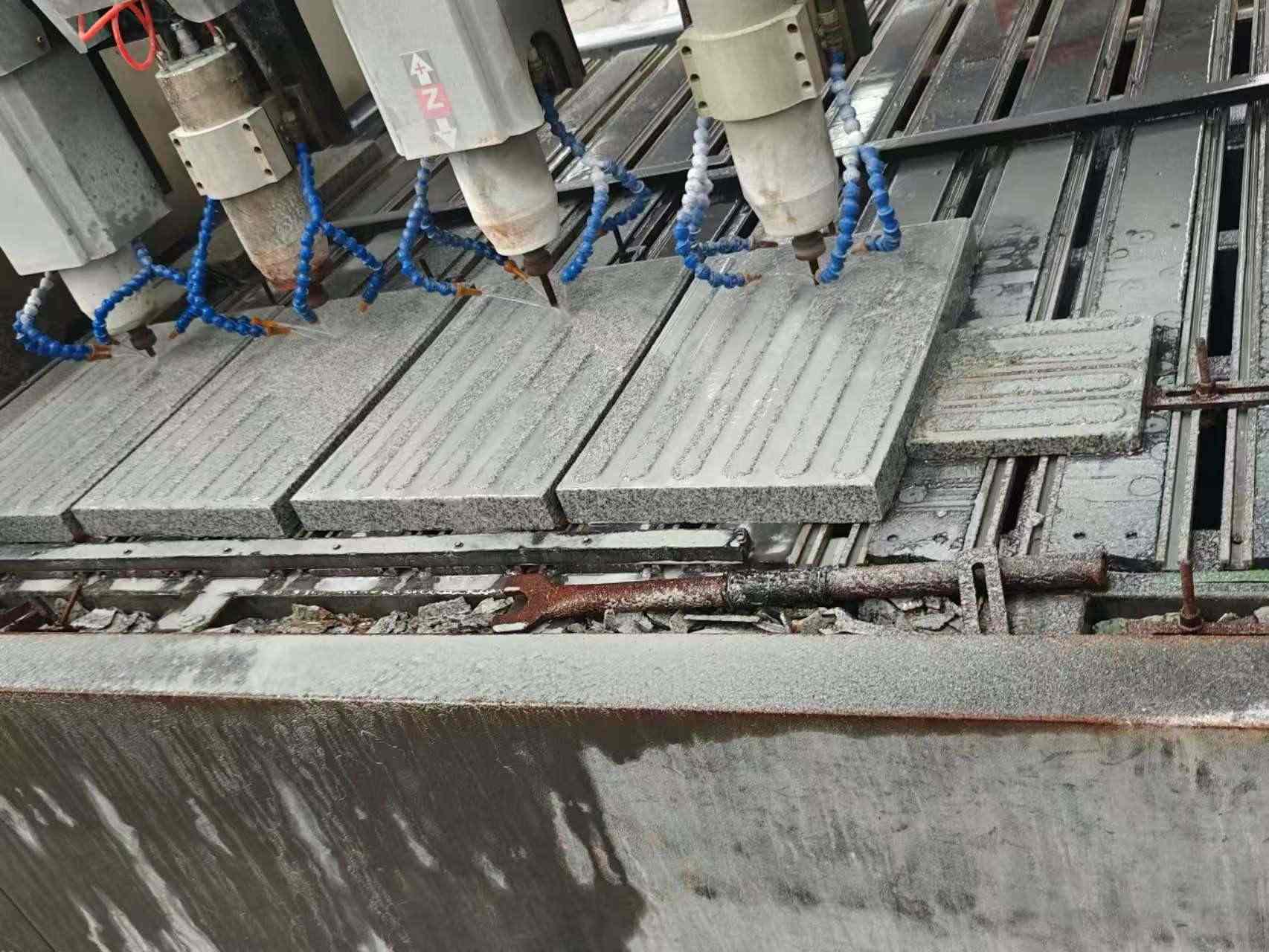 宿迁 芝麻白花岗岩荔枝面盲道雕刻