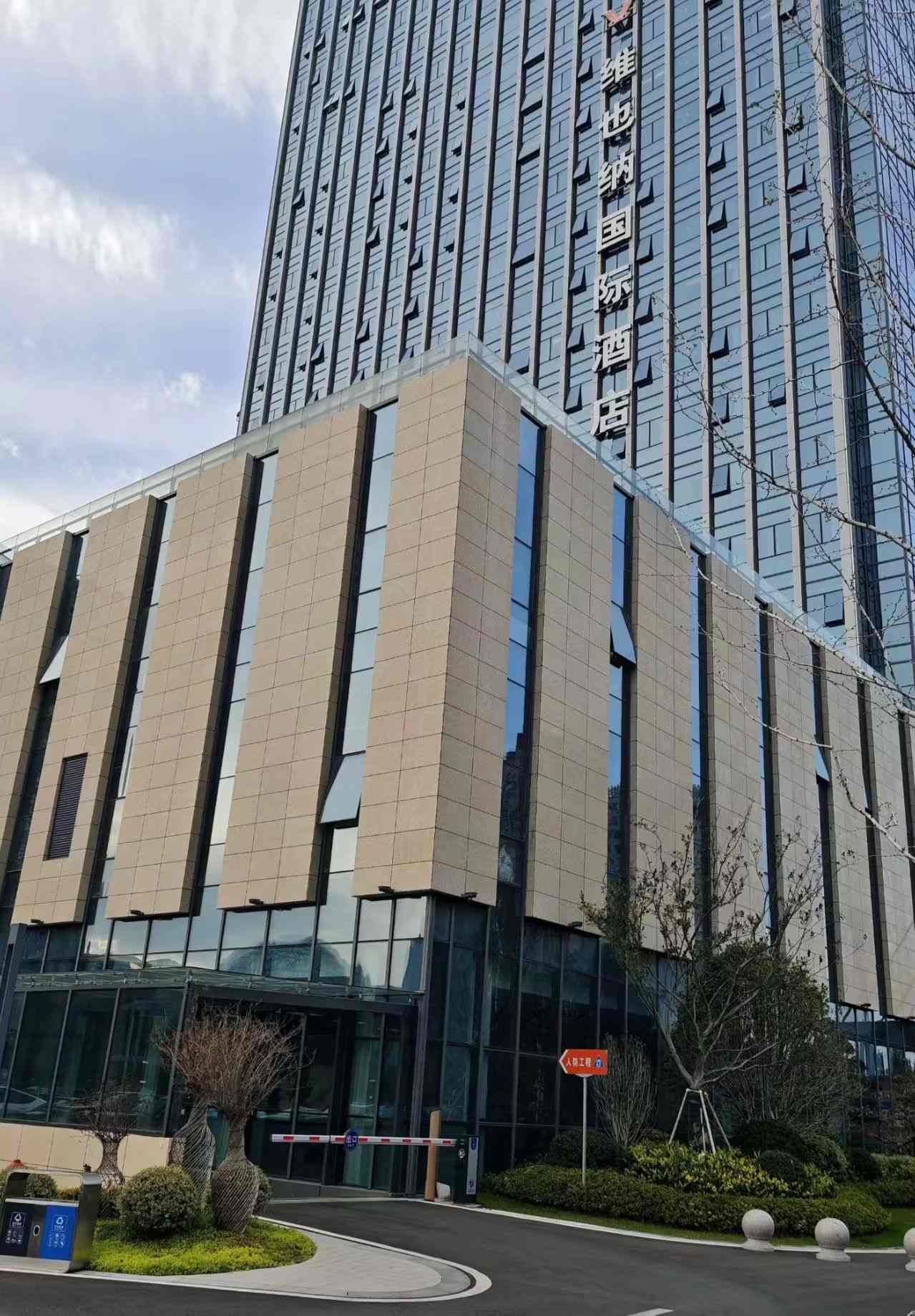 宿迁 黄金麻花岗岩外墙干挂