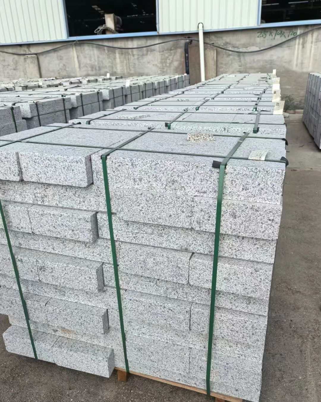 宿迁 白麻花岗岩路沿石，弧形路沿石，道牙石，马路牙子，界石，路缘石，平沿石，直岩石，平缘石等